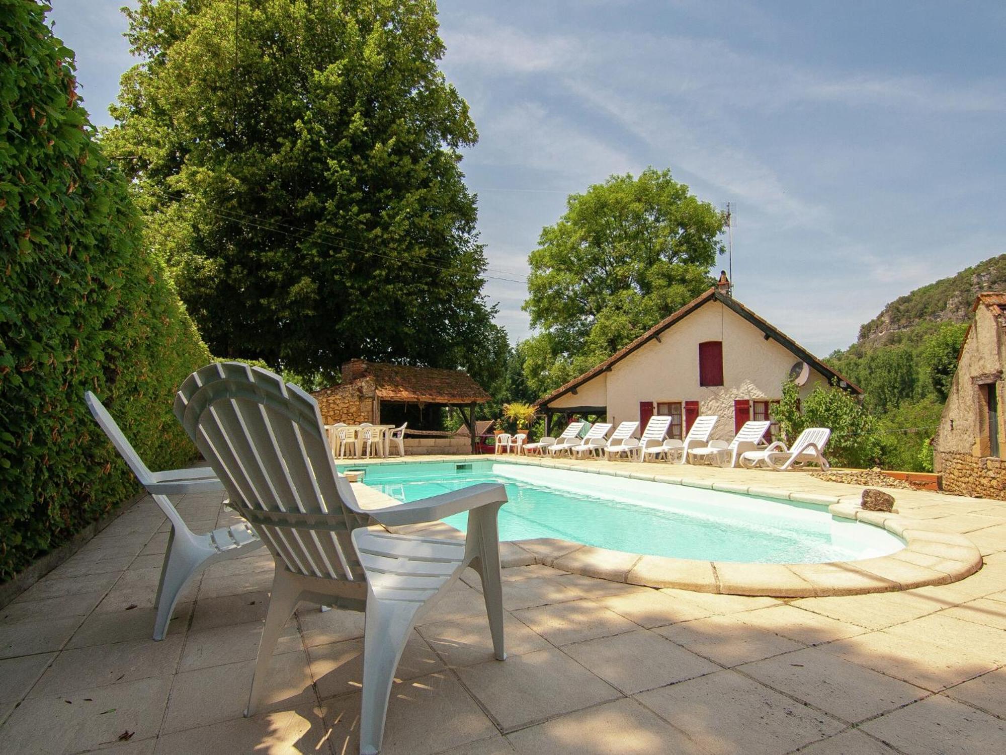 Appealing Apartment In Vezac With Swimming Pool بيناك إي كازوناك المظهر الخارجي الصورة